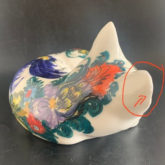 Sleeping Cat Porcelain Hand Painted Colorful Florals and Bird Signed 2004 - Picture 10 of 11